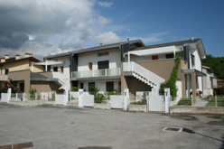 Realizzato: Why Be Normal Carrè